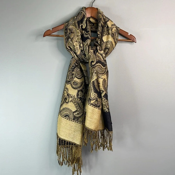 VINTAGE Paisley Print Gold Navy Metallic Fringed Rectangular Scarf Wool Feel - Picture 6 of 7